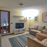 3 Bedroom Pet Friendly In *