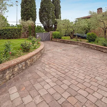 3 Bedroom Pet Friendly In