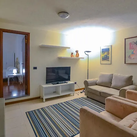 3 Bedroom Pet Friendly In *
